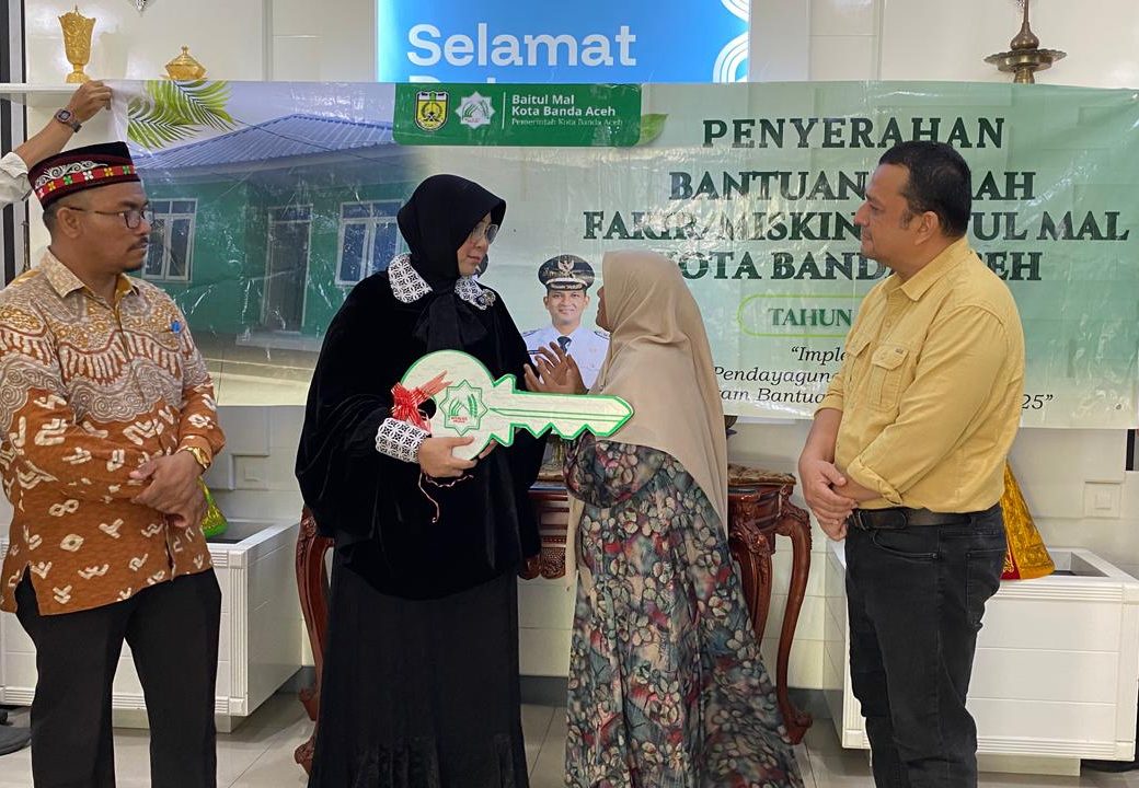 Illiza Serahkan 30 Rumah Layak Huni dari Dana Zakat Baitul Mal