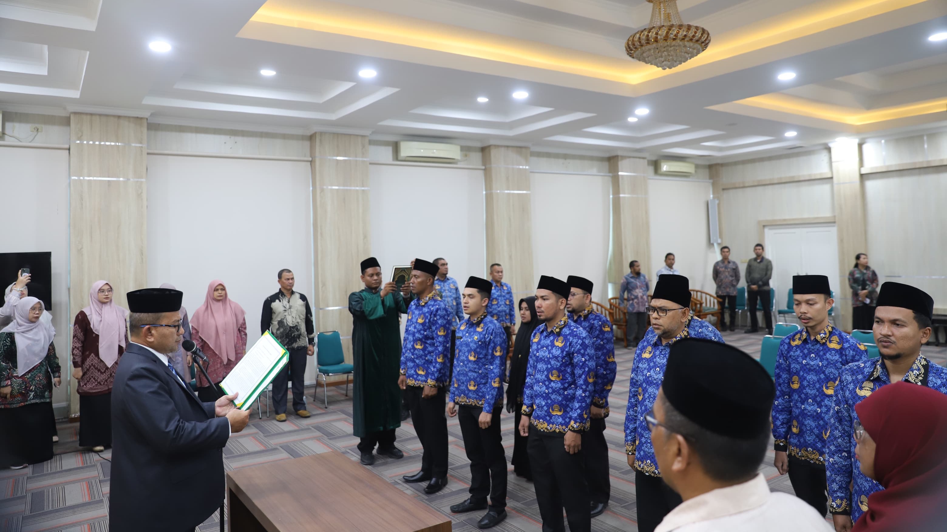 Kakanwil Kemenag Aceh Lantik 40 Pejabat Fungsional, Tekankan Inovasi dan Kerja Tim